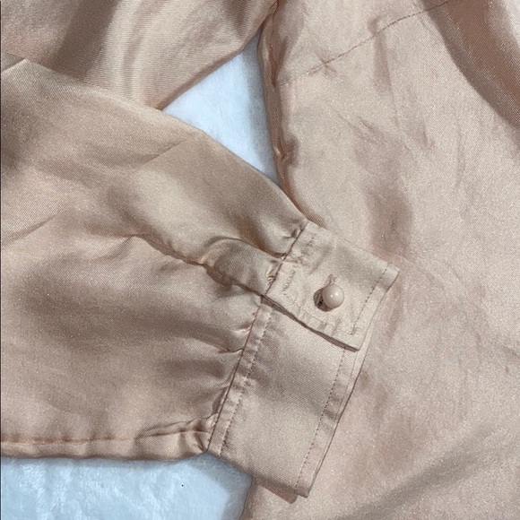 NICE 100% SILK *BANANA REPUBLIC* BLOUSE L/S SHIRT! - Picture 3 of 6